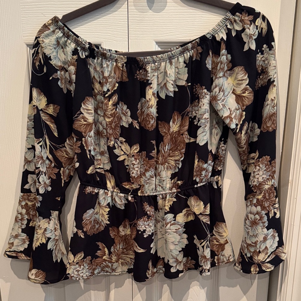 Chic Floral Off-Shoulder Blouse